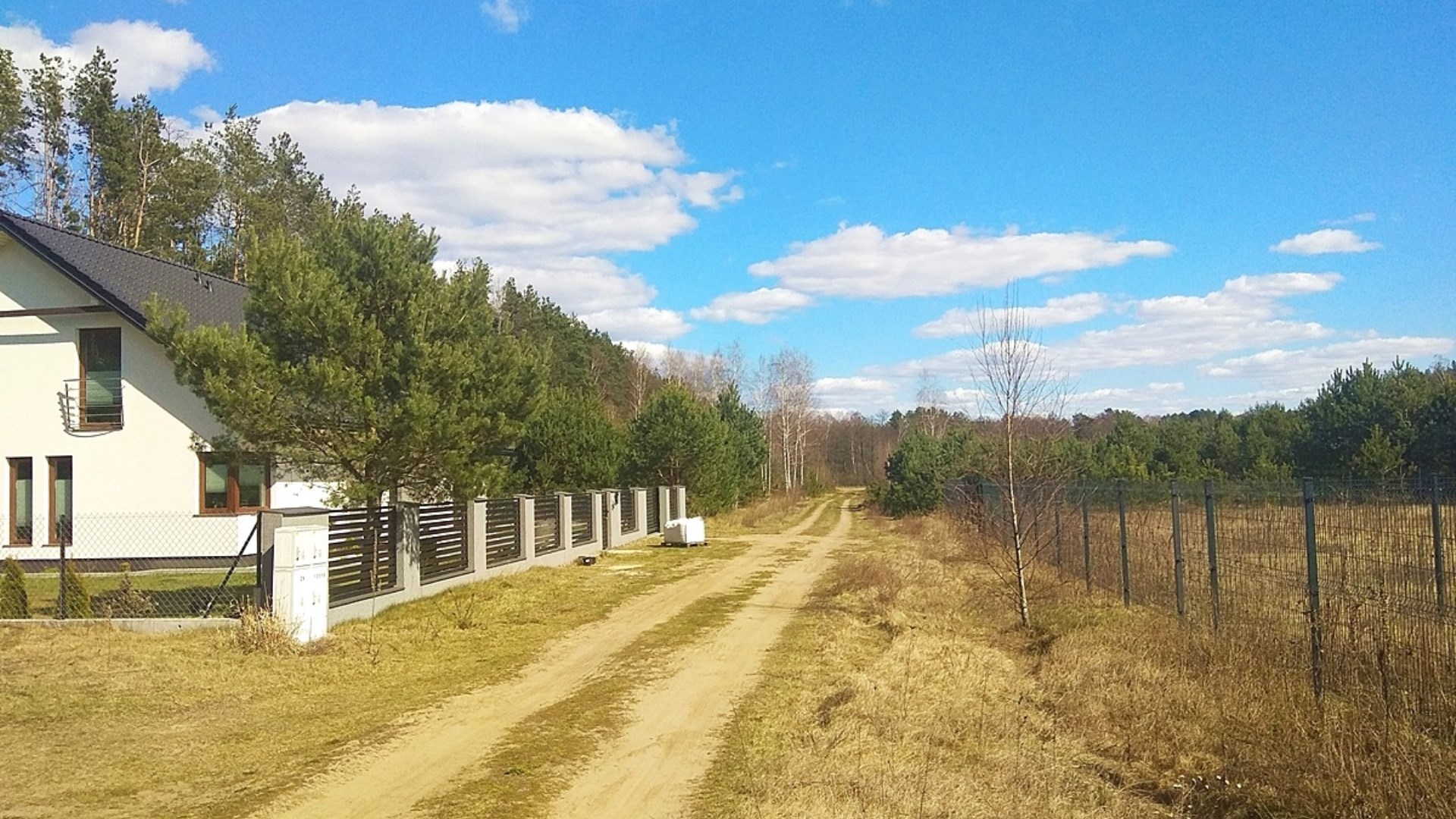 Działka na sprzedaż